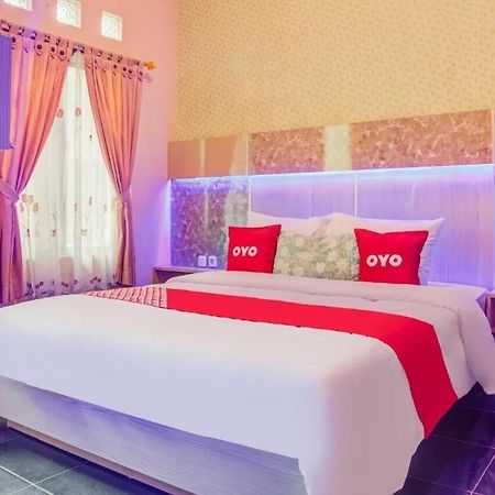 Oyo 3831 Pelangi Residence Syariah Surakarta (Solo) Exterior foto