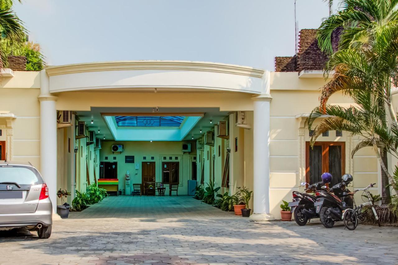 Oyo 3831 Pelangi Residence Syariah Surakarta (Solo) Exterior foto