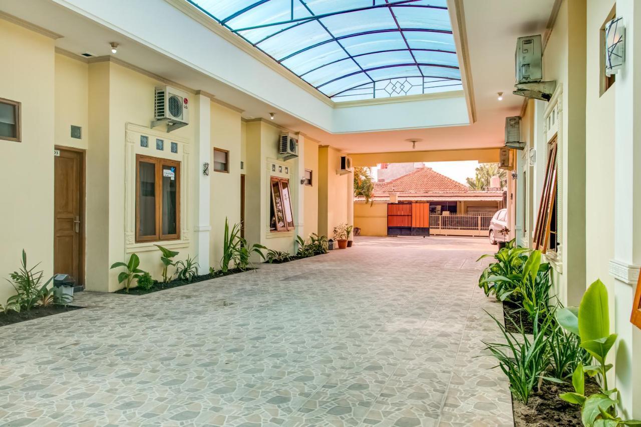Oyo 3831 Pelangi Residence Syariah Surakarta (Solo) Exterior foto