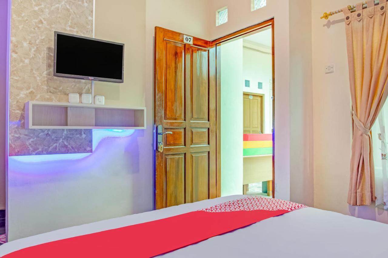 Oyo 3831 Pelangi Residence Syariah Surakarta (Solo) Exterior foto