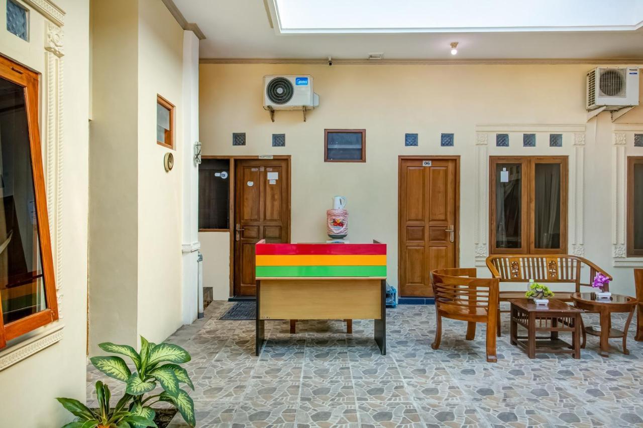 Oyo 3831 Pelangi Residence Syariah Surakarta (Solo) Exterior foto