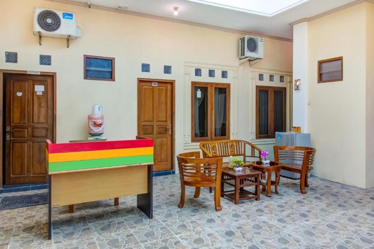 Oyo 3831 Pelangi Residence Syariah Surakarta (Solo) Exterior foto